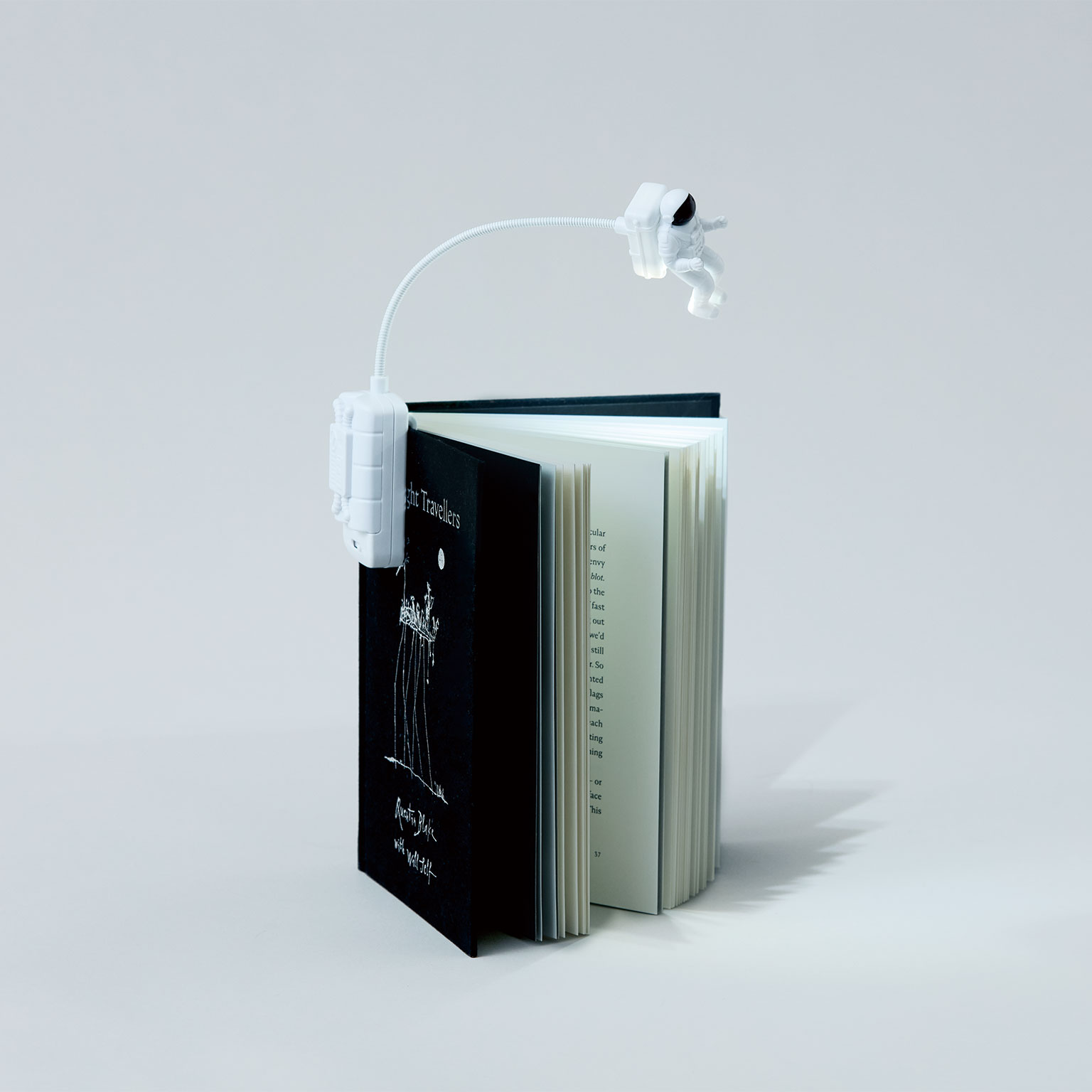 if（イフ）SPACE MAN BOOK LIGHT | LIVING MOTIF｜家具・インテリア