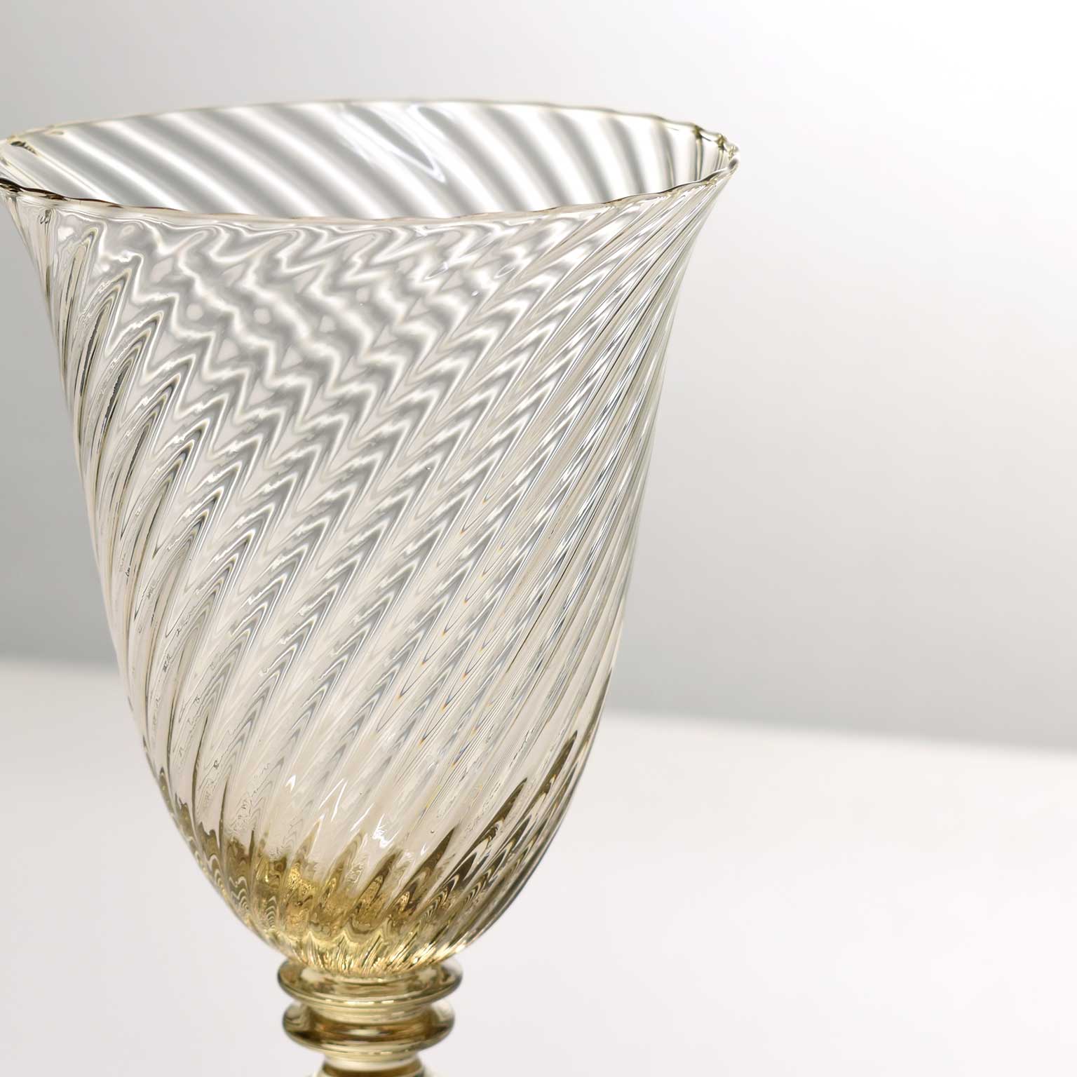 teruska(テルスカ)ワイングラス スモーク | LIVING MOTIF teruska(テルスカ)ワイングラス スモーク | LIVING MOTIF