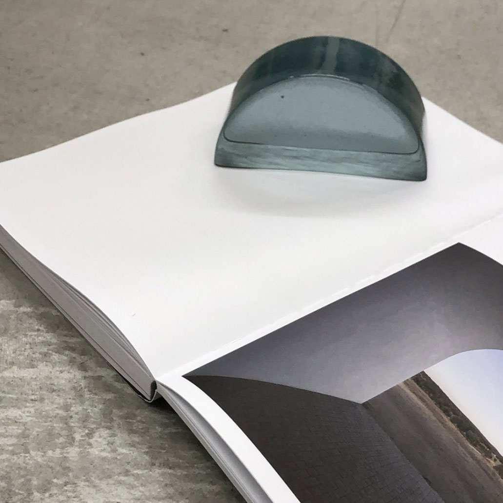 【wa/ter】HAMON 140φ Bookend（２個セット・バラ売り可） wa/ter / ウォーター】HAMON 140φ Bookends / lightの商品詳細ページ