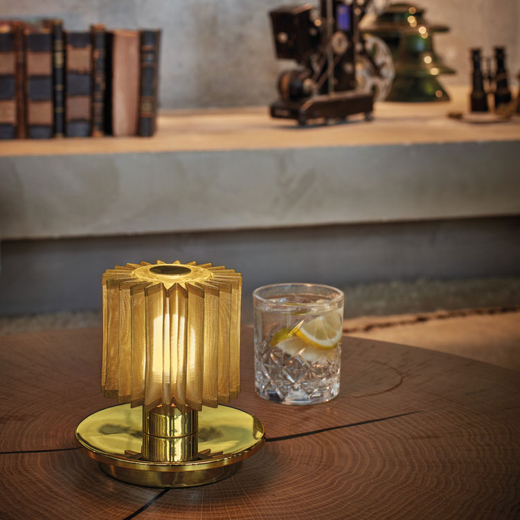 DCW editions（ディーシーダブリュー エディションズ）LAMPE GLAS No