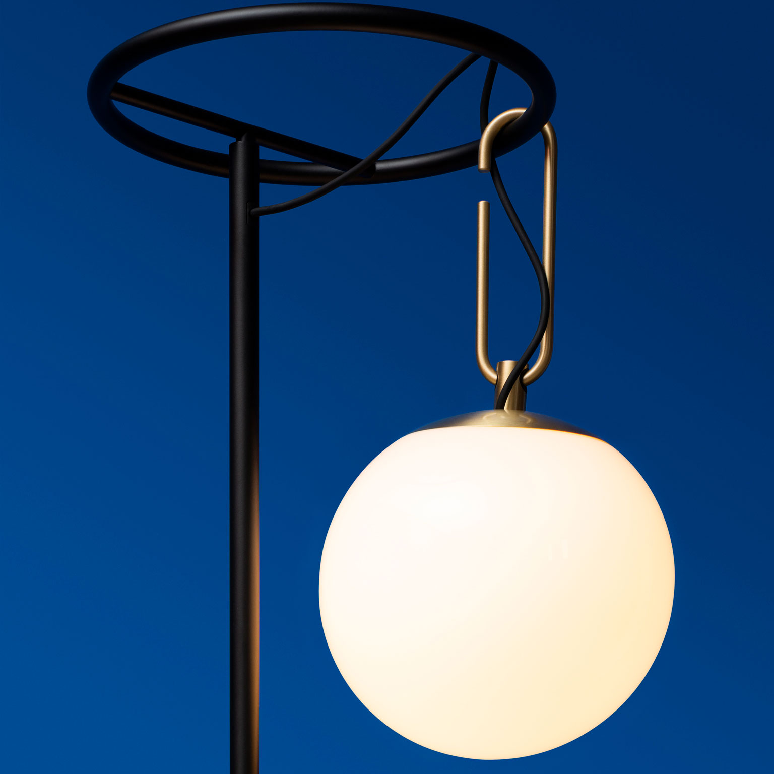 Artemide（アルテミデ）nh 22 FLOOR | LIVING MOTIF｜家具・インテリア