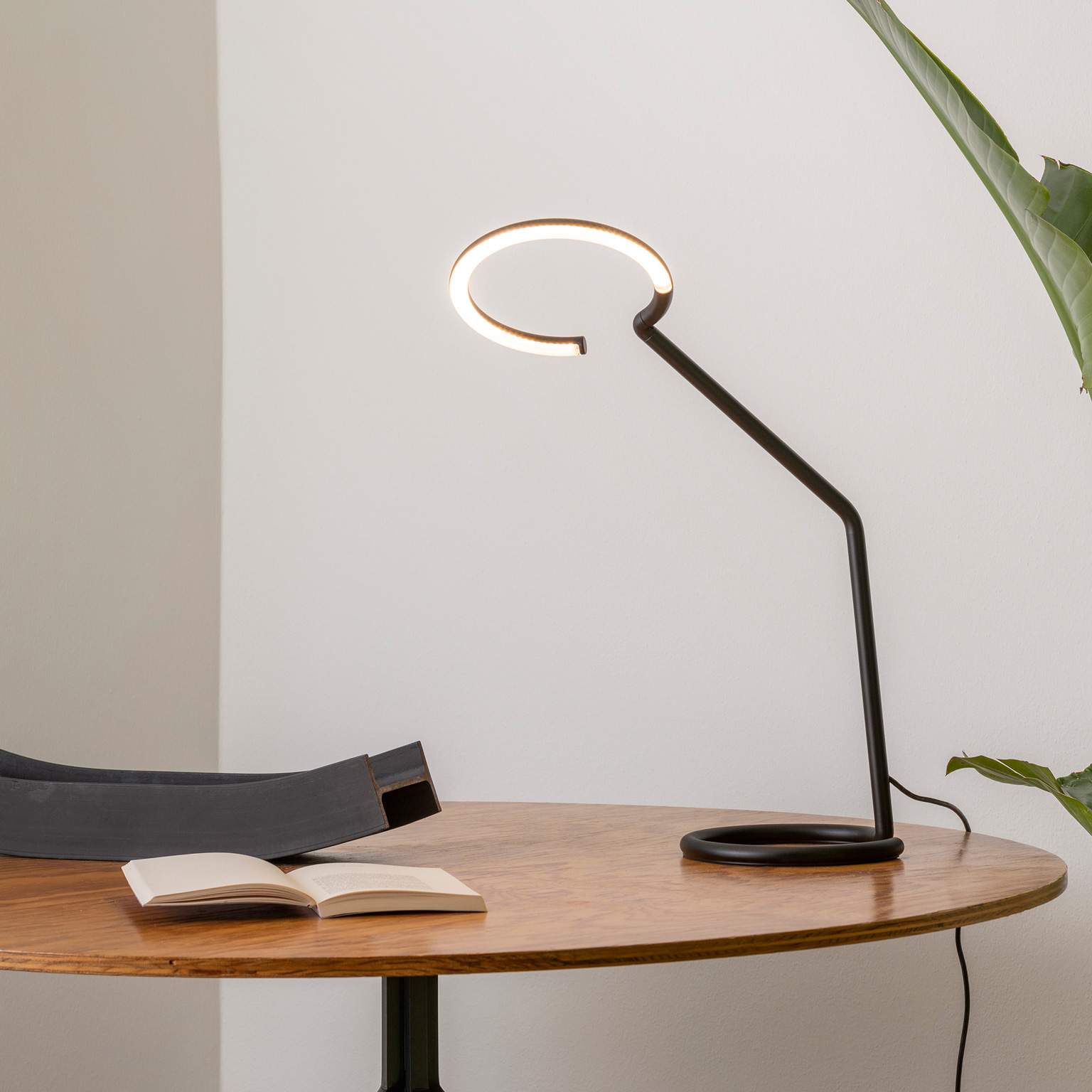 Artemide（アルテミデ）VINE LIGHT TABLE | LIVING MOTIF｜家具