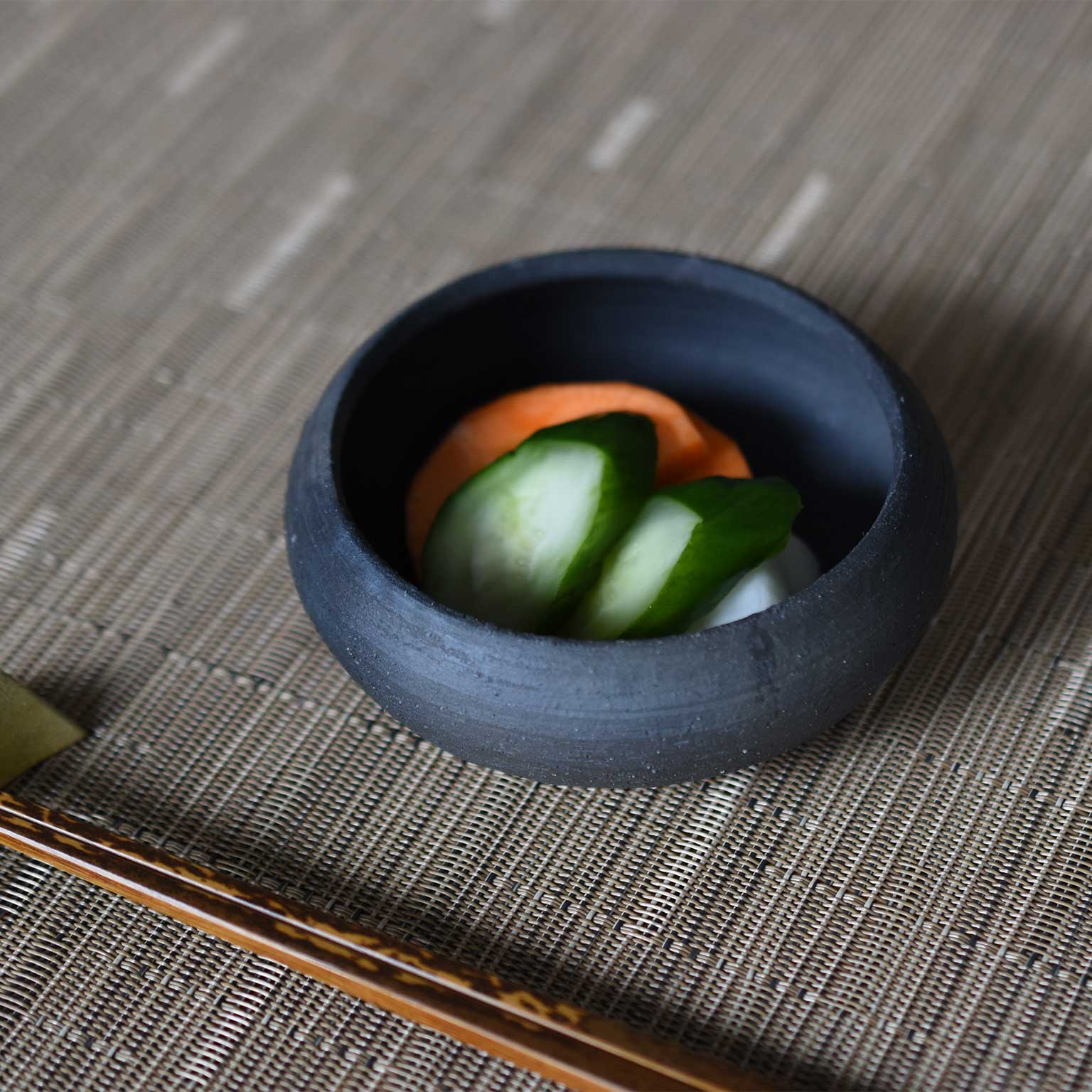 Studio GALA（スタジオガラ）炭化鉢 | LIVING MOTIF｜家具・インテリア