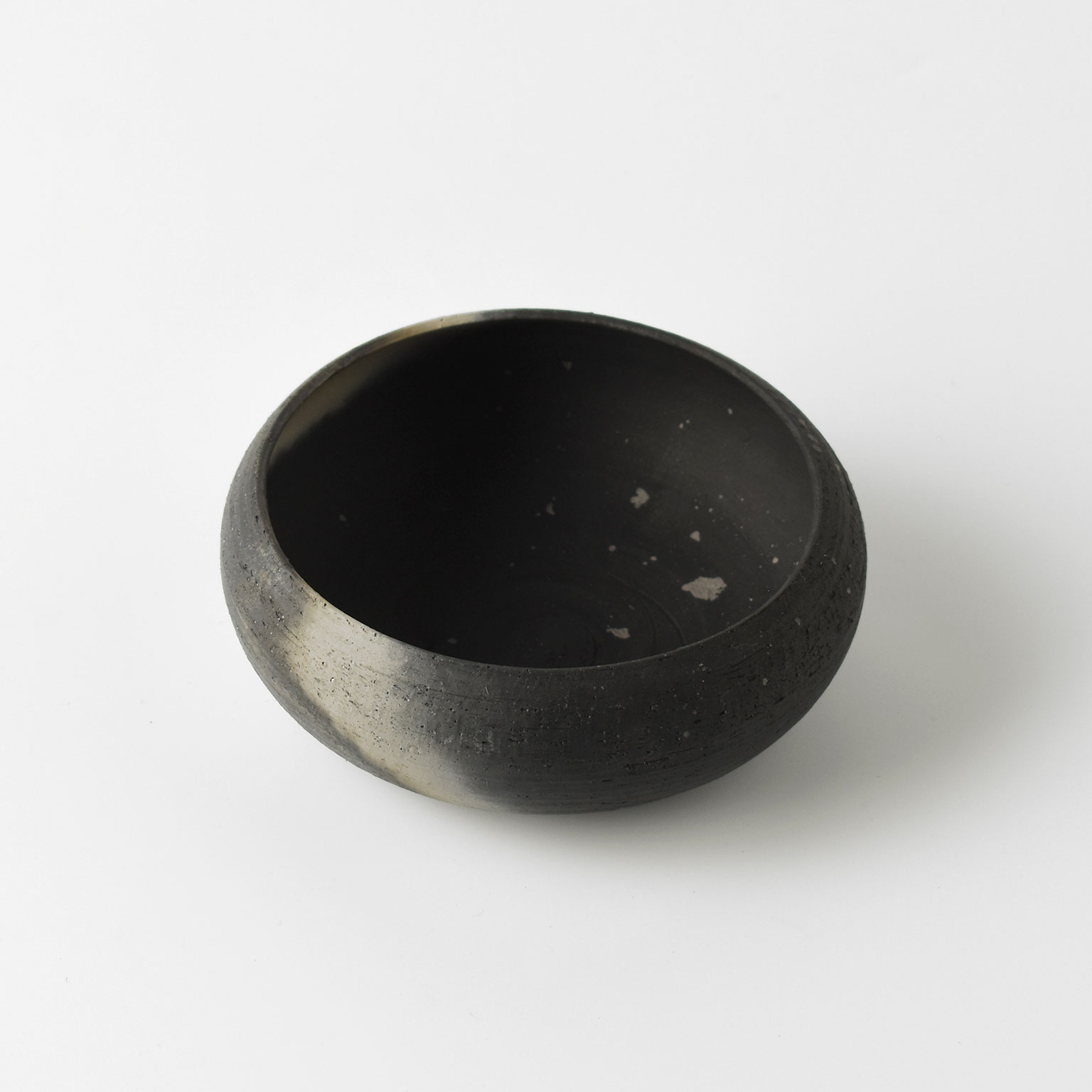 Studio GALA（スタジオガラ）炭化鉢 | LIVING MOTIF｜家具・インテリア