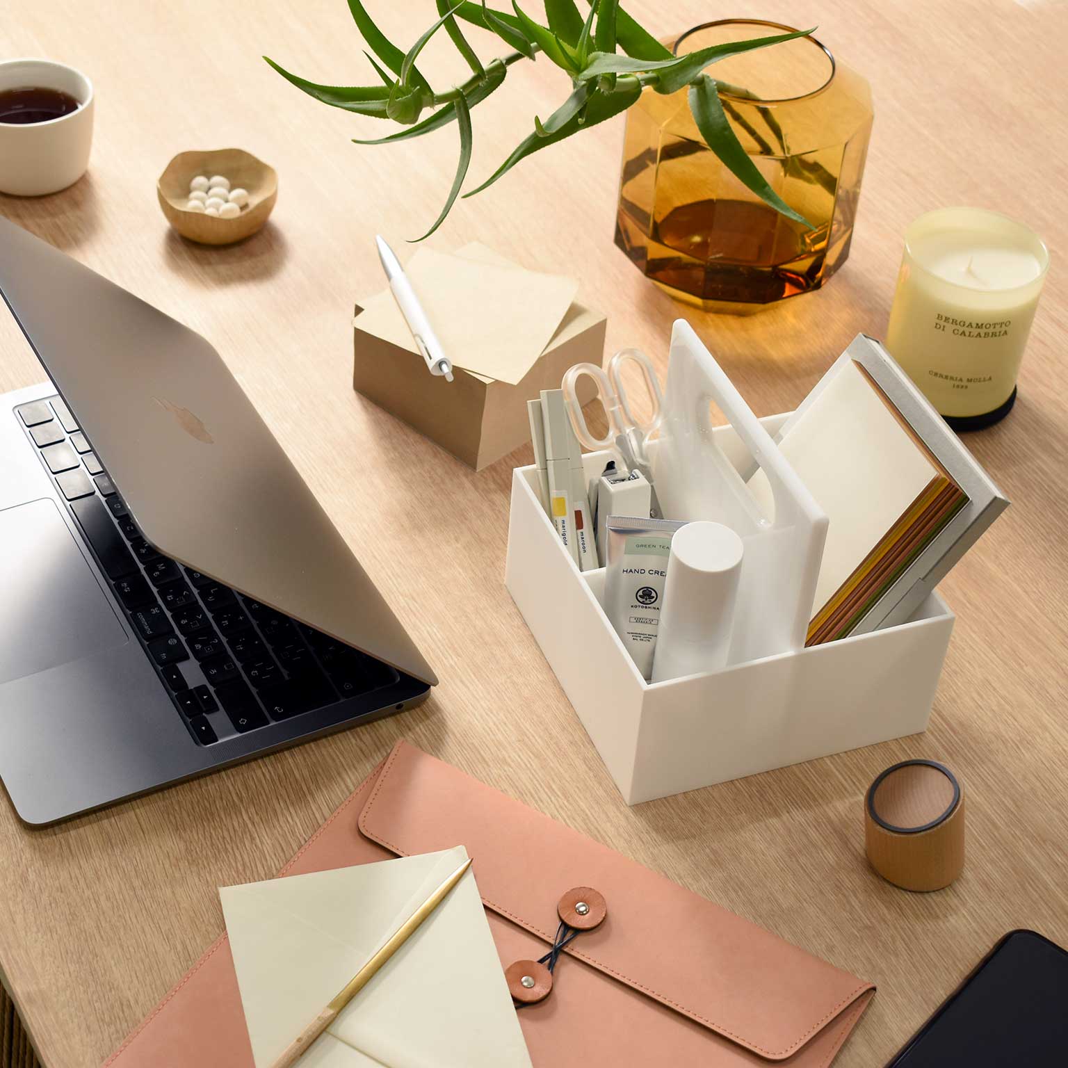 AIR FRAME（エアフレーム）MERGE ツールボックス 1/2 | LIVING MOTIF