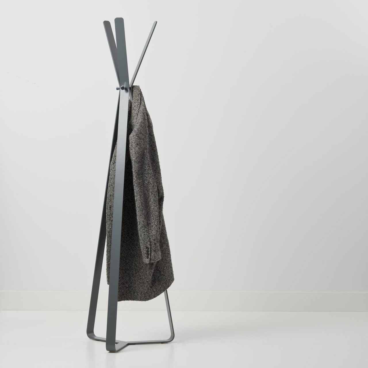 Cascando（カスカンド）Bend コートスタンド | LIVING MOTIF｜家具