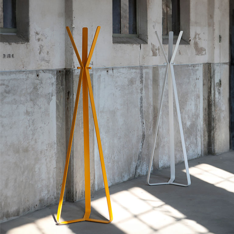 Cascando（カスカンド）Bend コートスタンド | LIVING MOTIF｜家具