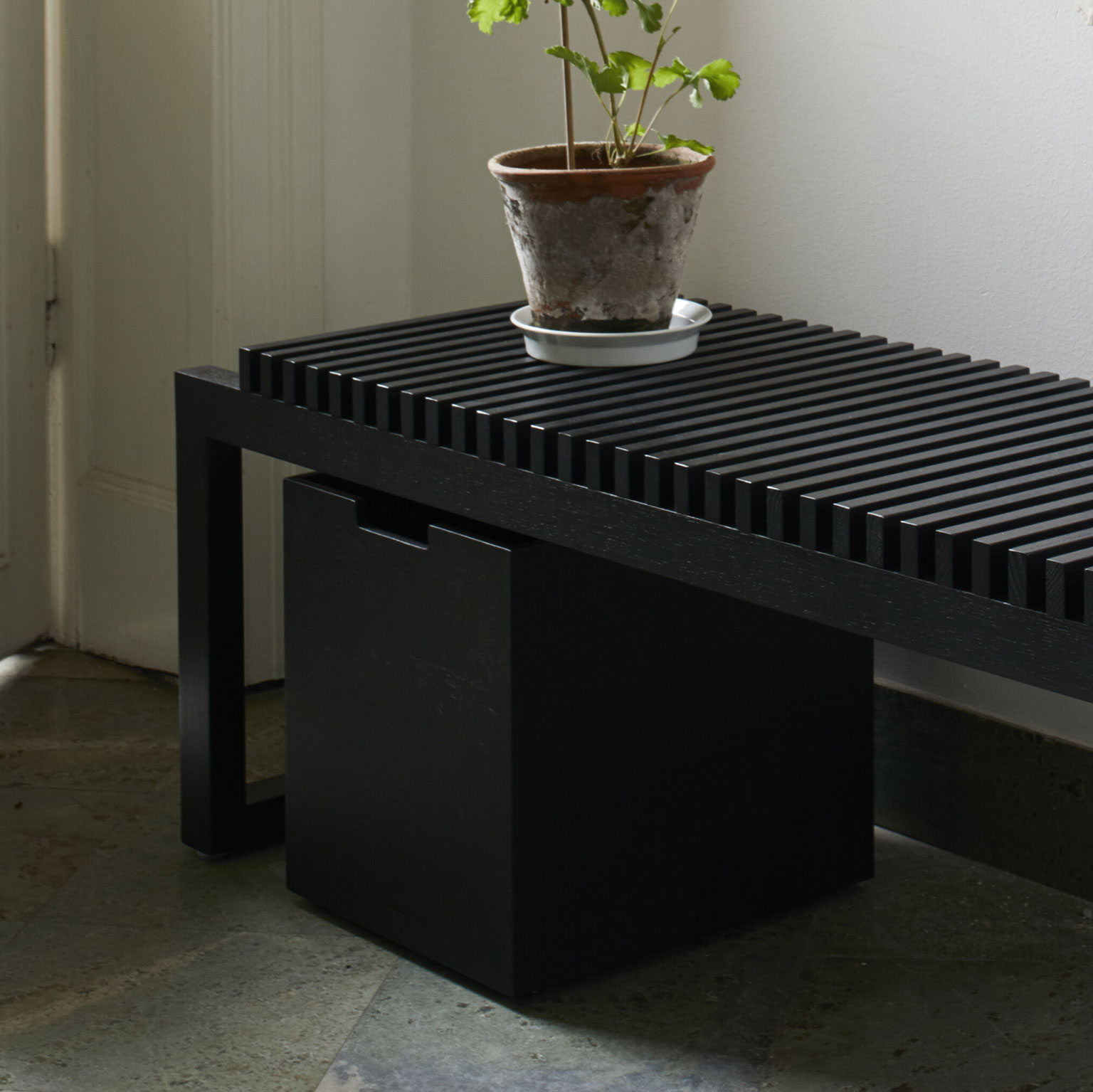 FRITZ HANSEN(フリッツ・ハンセン)Cutter ボックス | LIVING MOTIF FRITZ HANSEN(フリッツ・ハンセン)Cutter ボックス | LIVING MOTIF
