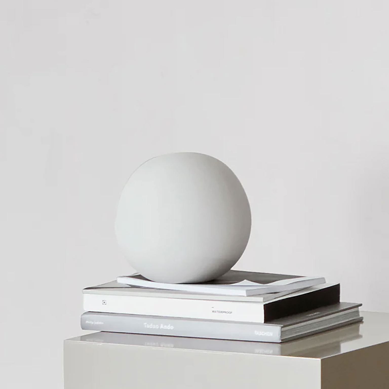 KRISTINA DAM STUDIO（クリスティーナ ダム スタジオ）Globe Sculpture