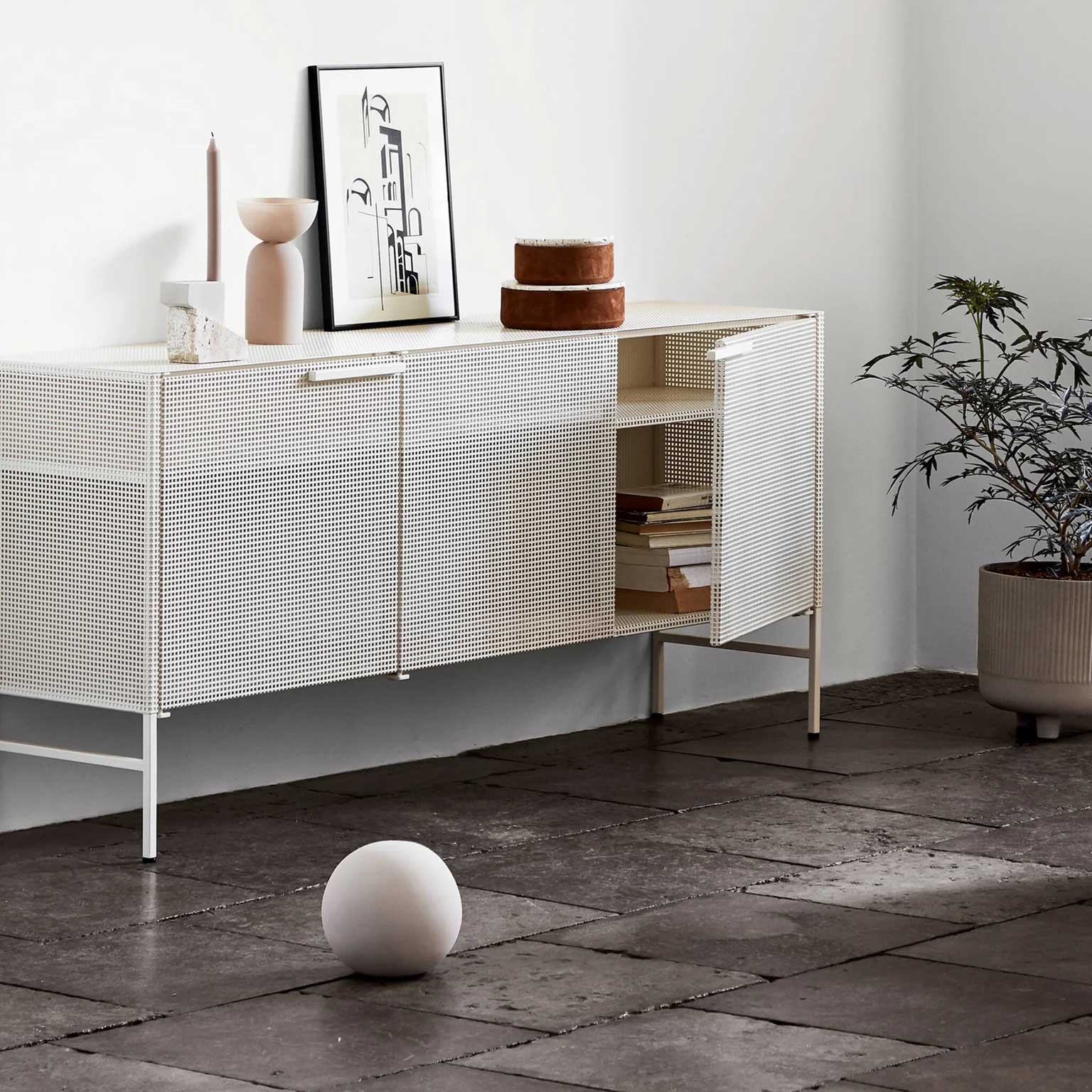 KRISTINA DAM STUDIO（クリスティーナ ダム スタジオ）Globe Sculpture