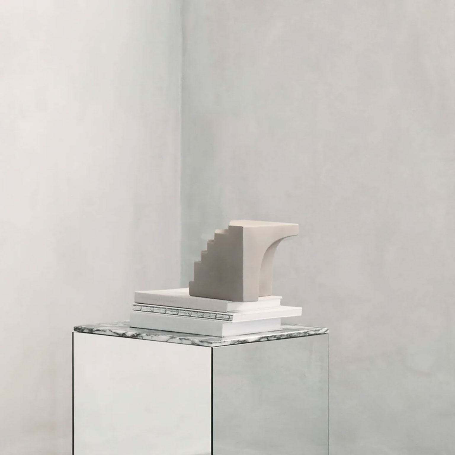 新品完売品KRISTINA DAM STUDIO 階段オブジェ　カッシーナ KRISTINA DAM STUDIO（クリスティーナ ダム スタジオ）Stair Sculpture