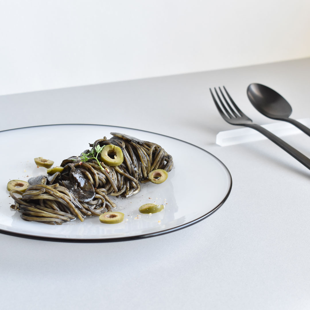 ガラスの器で涼しげな夏の食卓を | LIVING MOTIF｜家具・インテリア