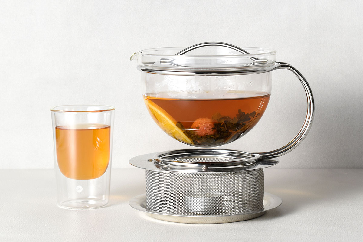 視覚から味わう ガラスのティーポット | LIVING MOTIF｜家具