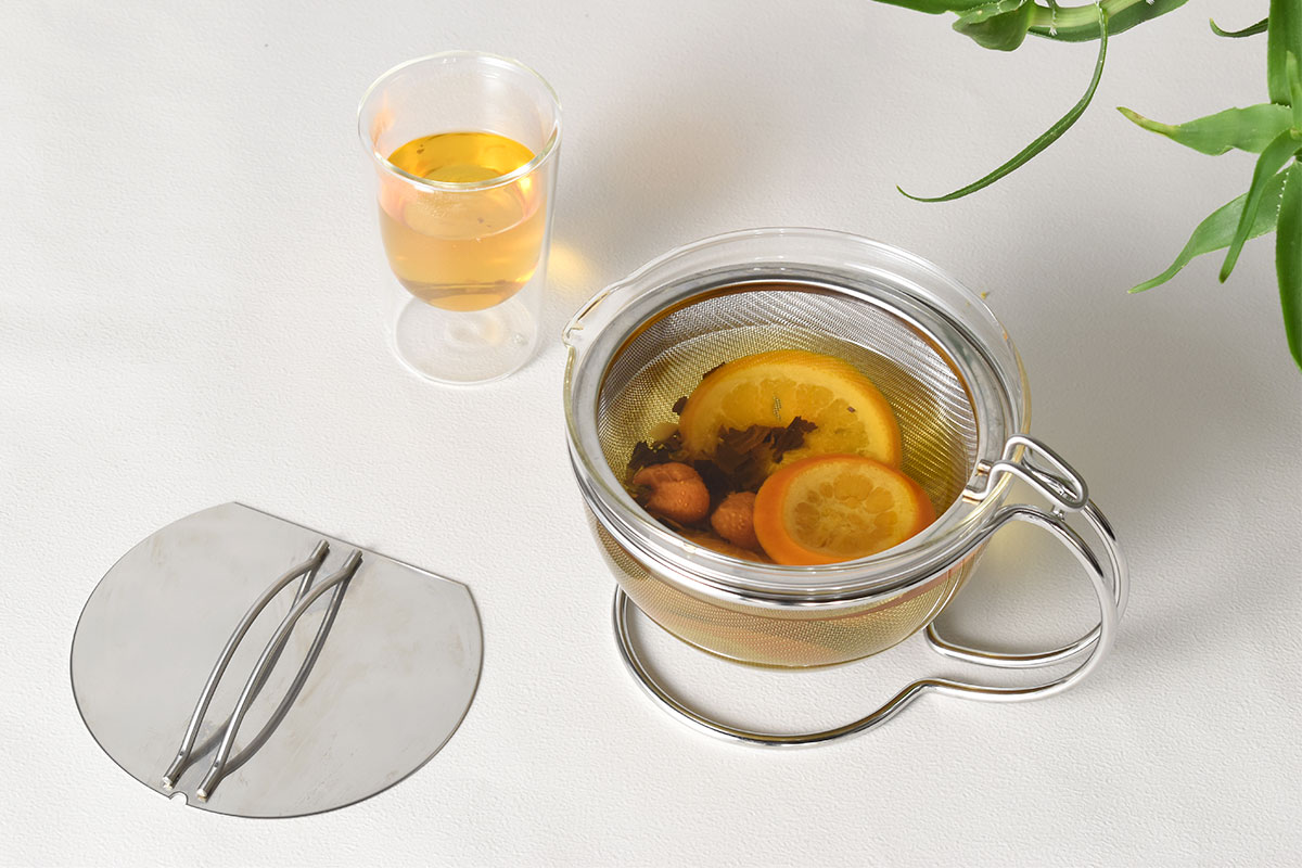 視覚から味わう ガラスのティーポット | LIVING MOTIF｜家具