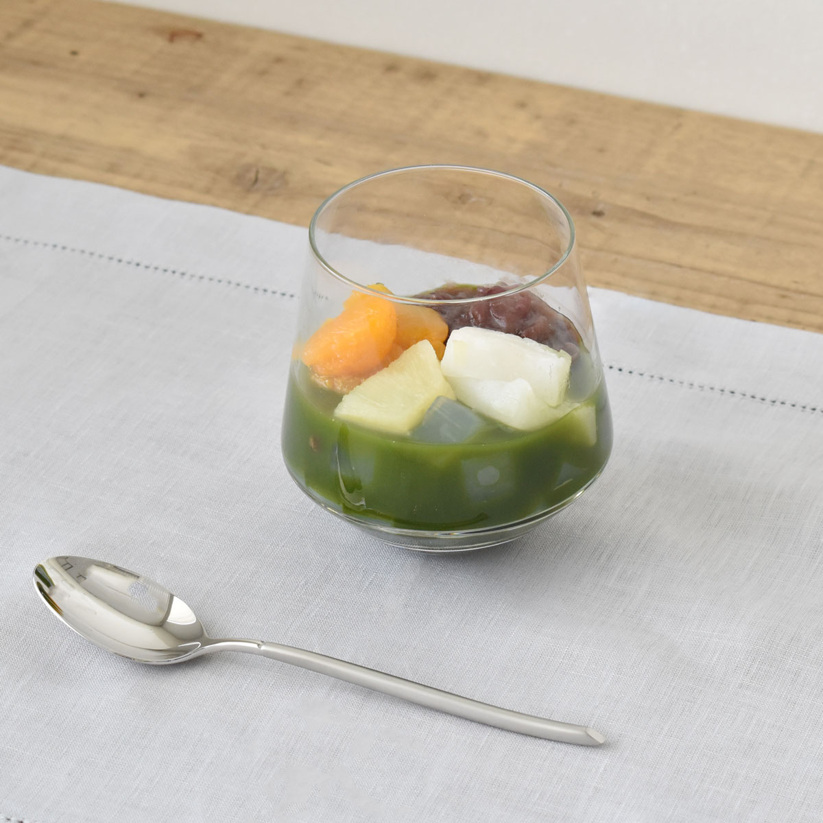 ガラスの器で涼しげな夏の食卓を | LIVING MOTIF｜家具・インテリア