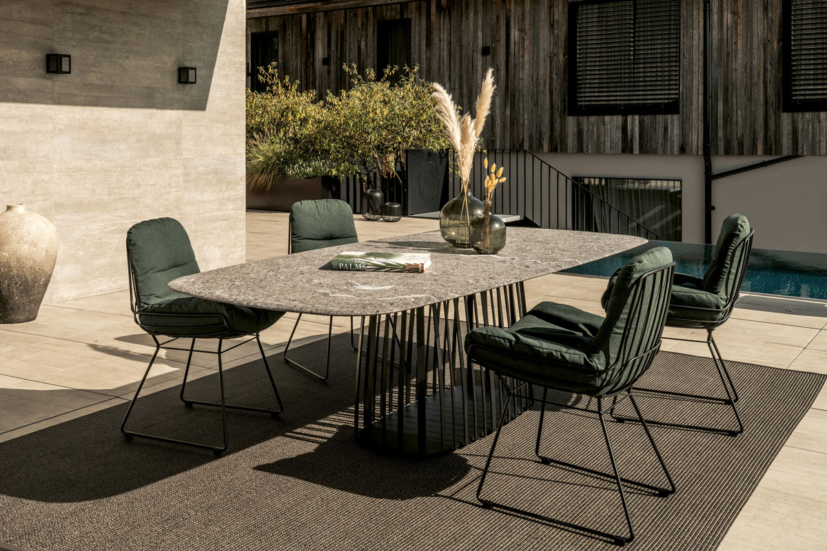 ガーデンテーブル　LIVINGMOTIF Outdoor Furniture 2025コレクション | LIVING MOTIF｜家具