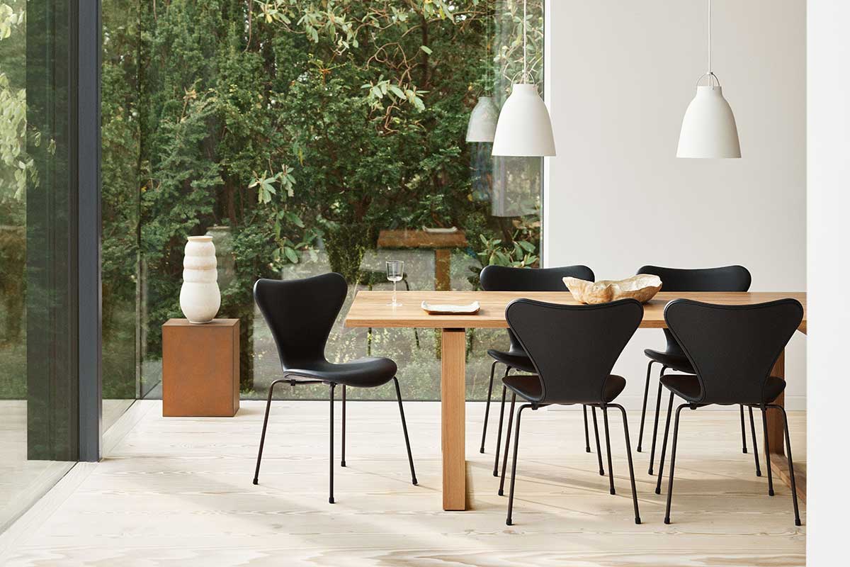 FRITZ HANSEN セブンチェアESSENTIAL LEATHER キャンペーン 3/1(日)〜6