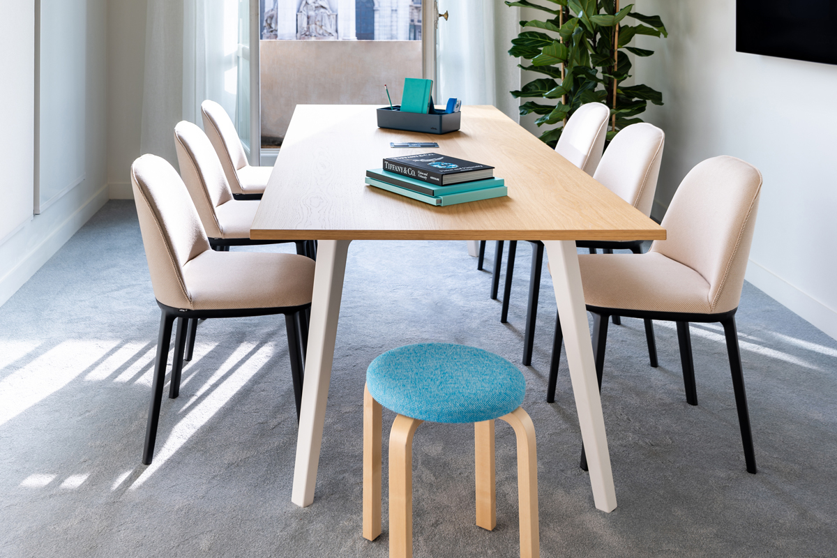 Vitraヴィトラ - ダイニングチェア③最終お値下げいたしました Vitra Upgrade your dinning キャンペーン 6/1(月)〜8/31(月) | LIVING